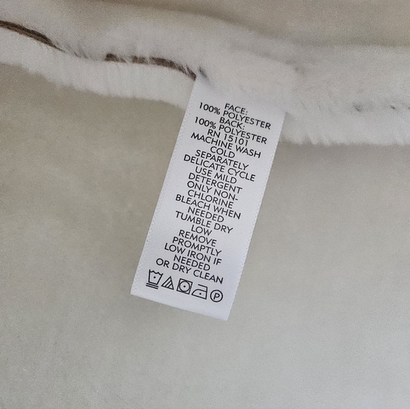 Susan Graver Faux Fur Vest - Picture 9 of 9